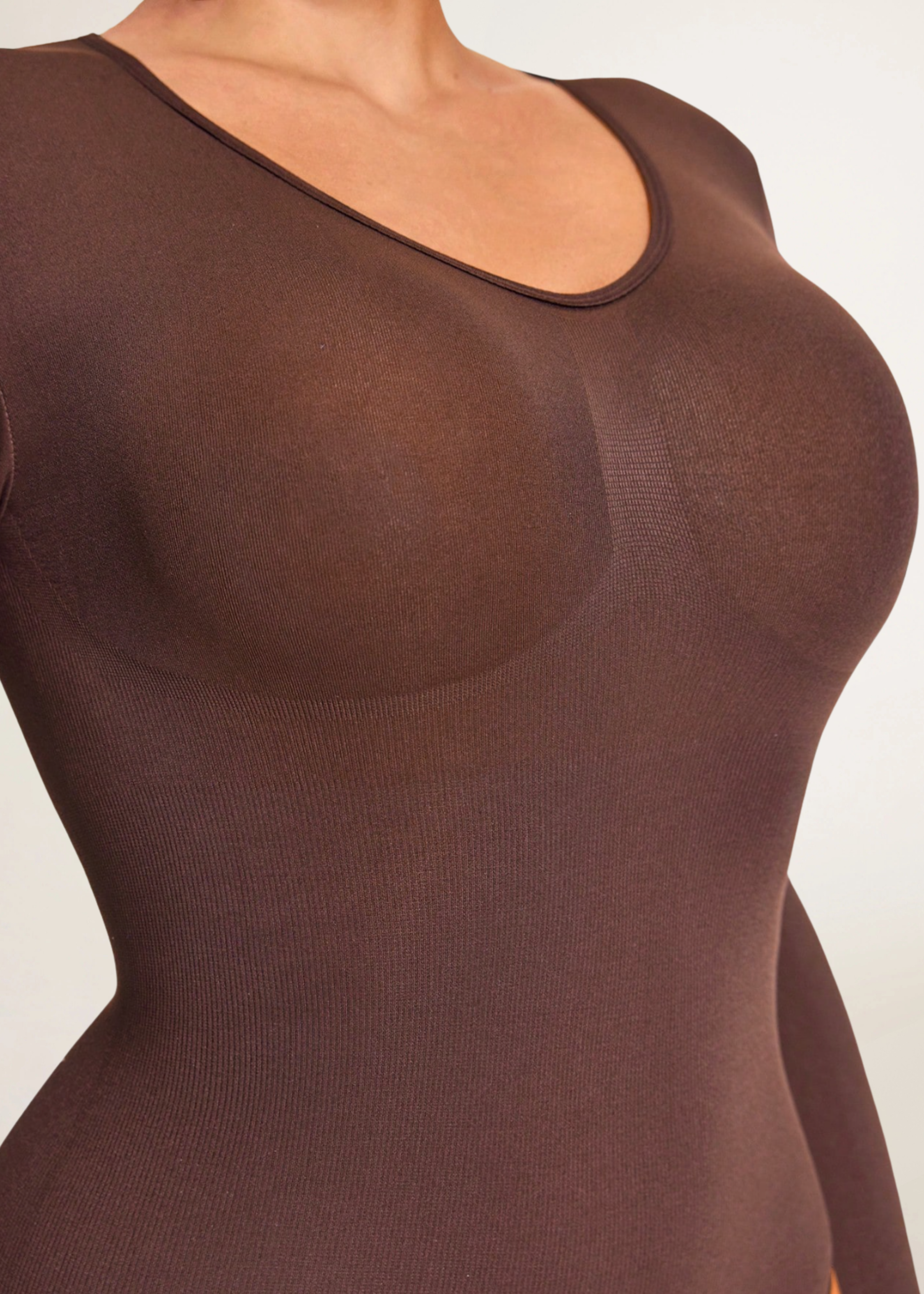 BODY | ESSA | MARRON